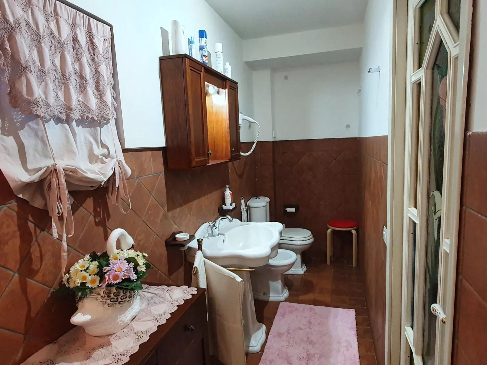 Zyklopenhaus. Erstaunliche Aussicht und privates Mini-Spa-Image-tags.info