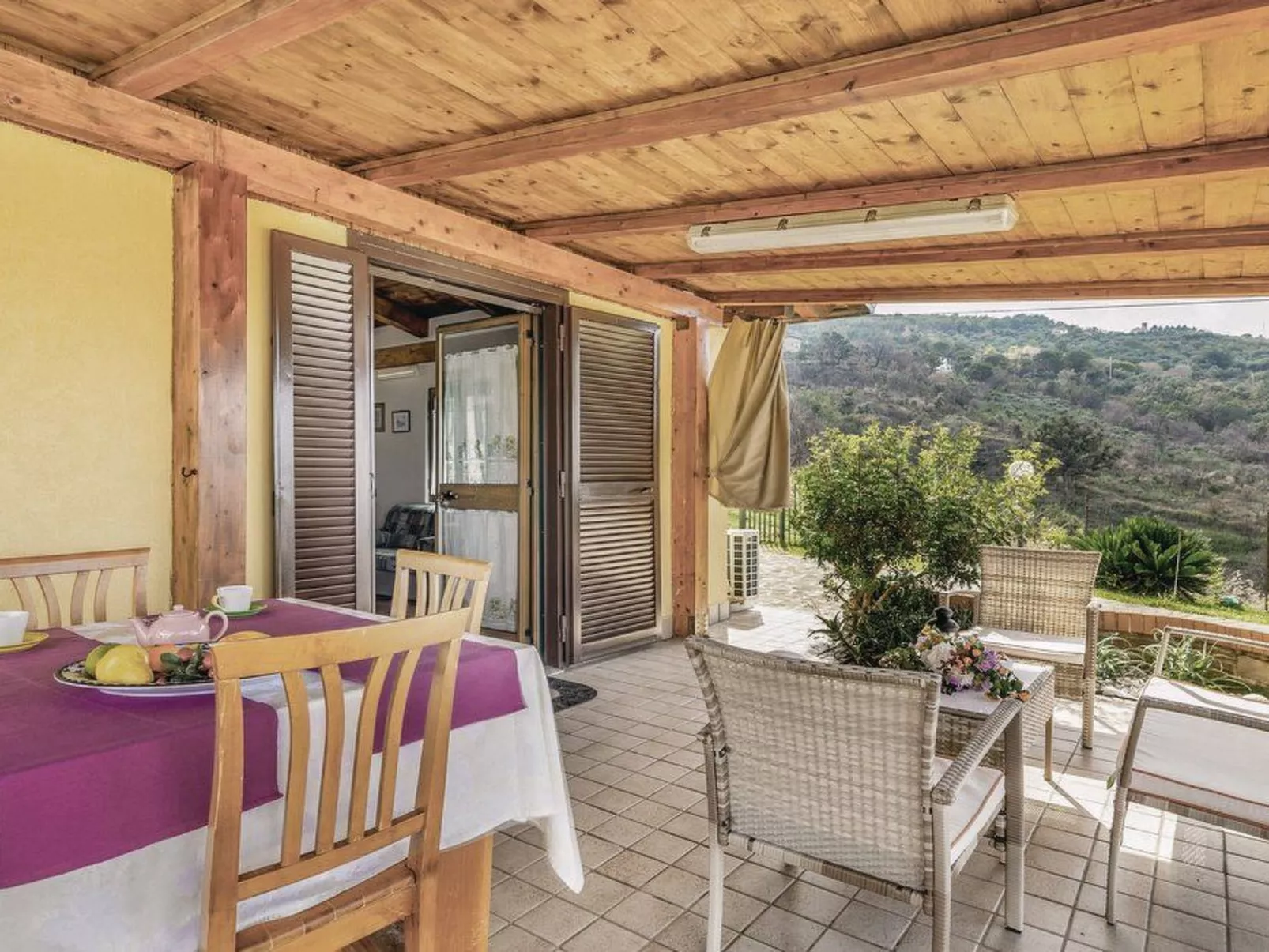 Chalet 'Panorama' mit Infinity-Pool-Binnen