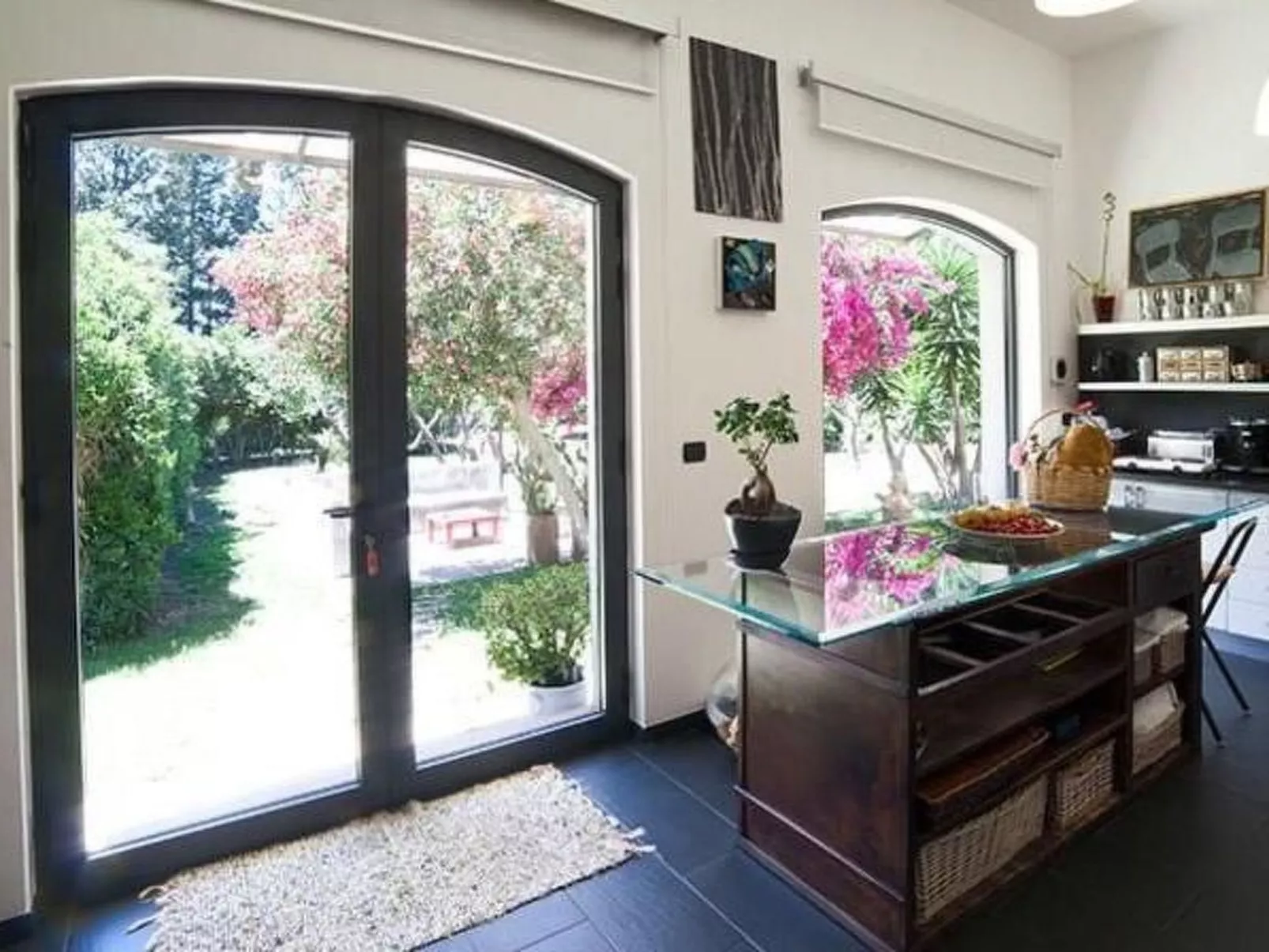 Mit Privatparkplatz-Binnen