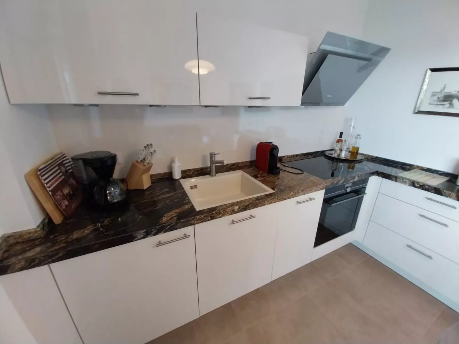 Helle und neue Ferienwohnung direkt am Strand-Binnen