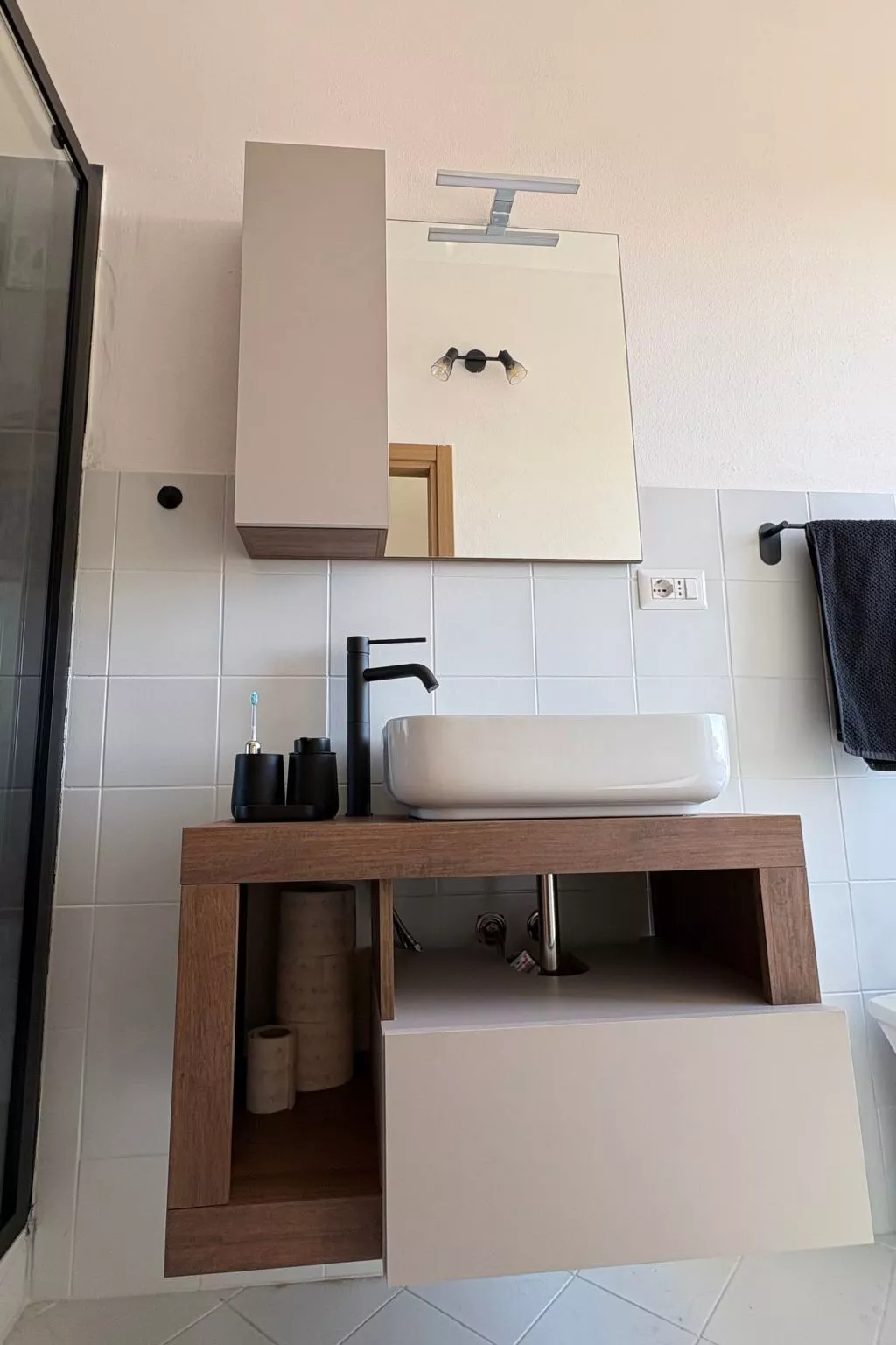 Zeit für Jazz "2BR Apt Nr S.Teodoro"-Image-tags.info