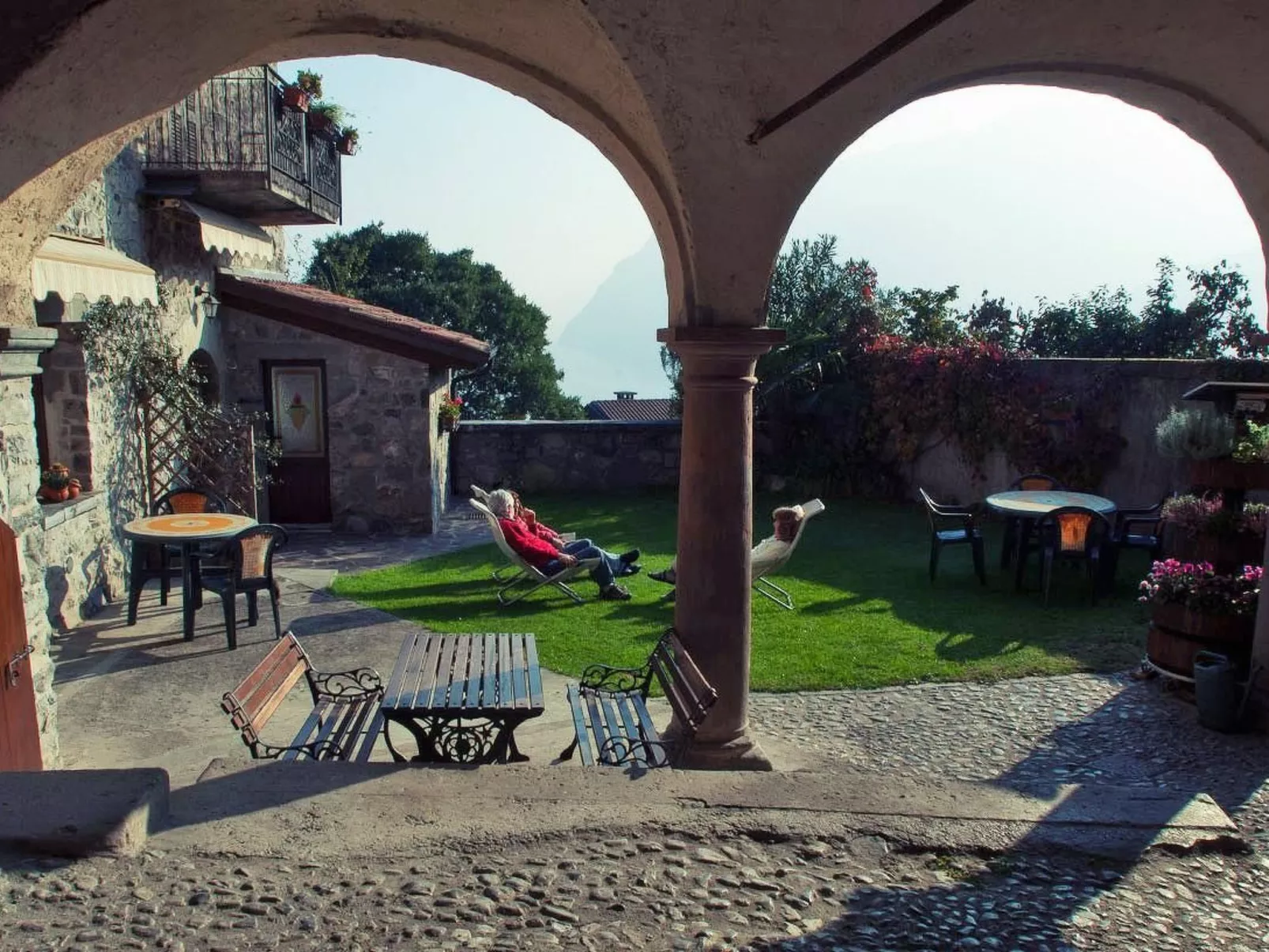 Studio-Apartment mit Zwischengeschoss in einem historischen Gebäude in Zorzino-Buiten