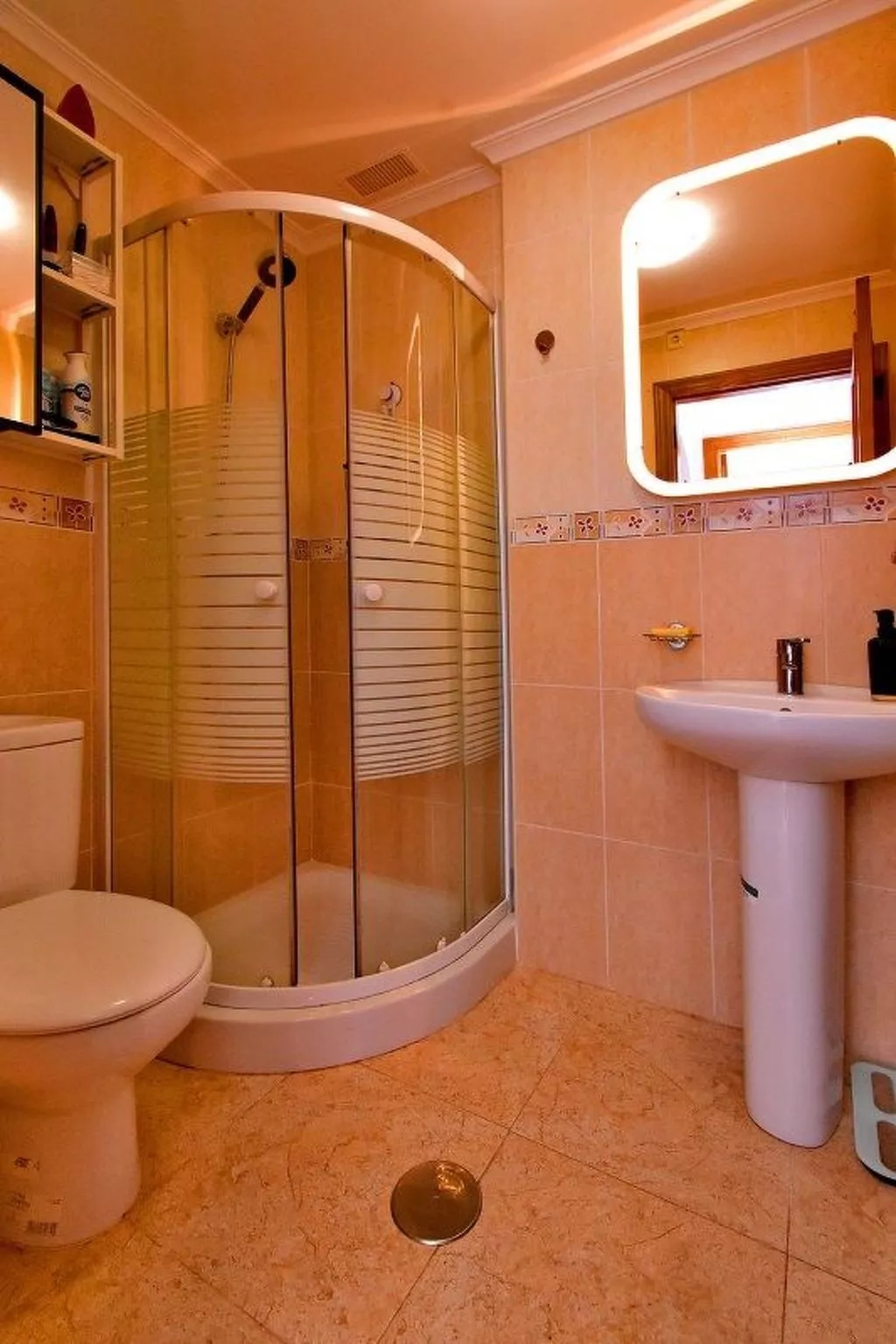 Monte Cenajo 6-Binnen