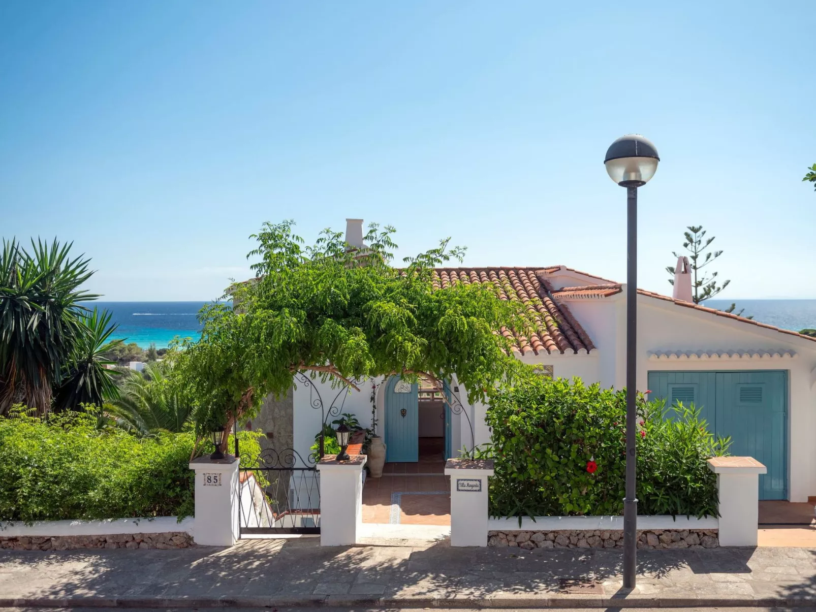 Villa Margarita in Son Bou mit Pool und Meerblick-Buiten