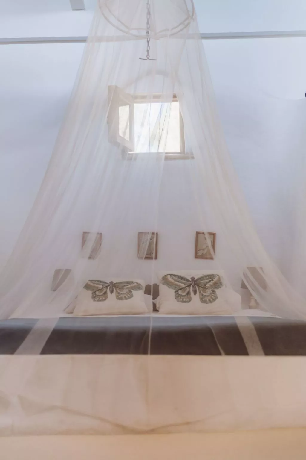 Mit eigenem Garten und Schwimmbad.-Binnen