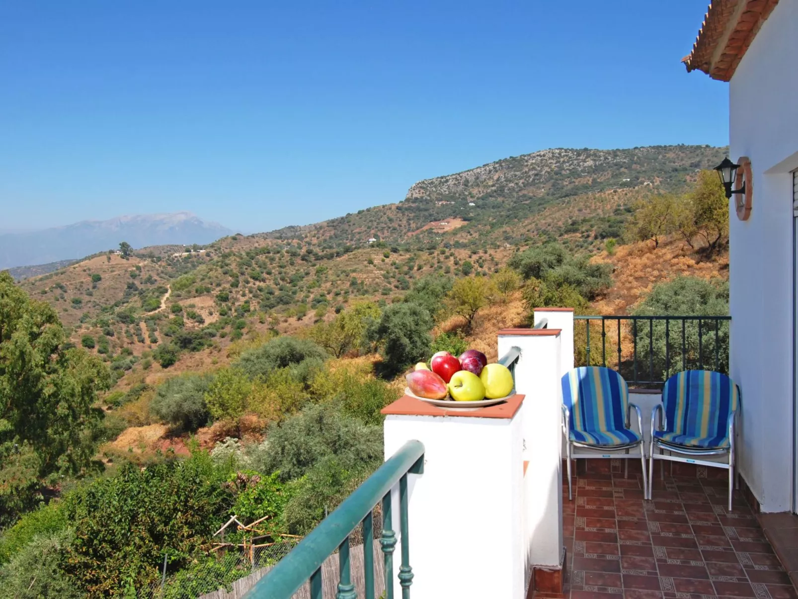 Schönes Landhaus mit Pool, Klimaanlage, Privatsphäre.-Buiten