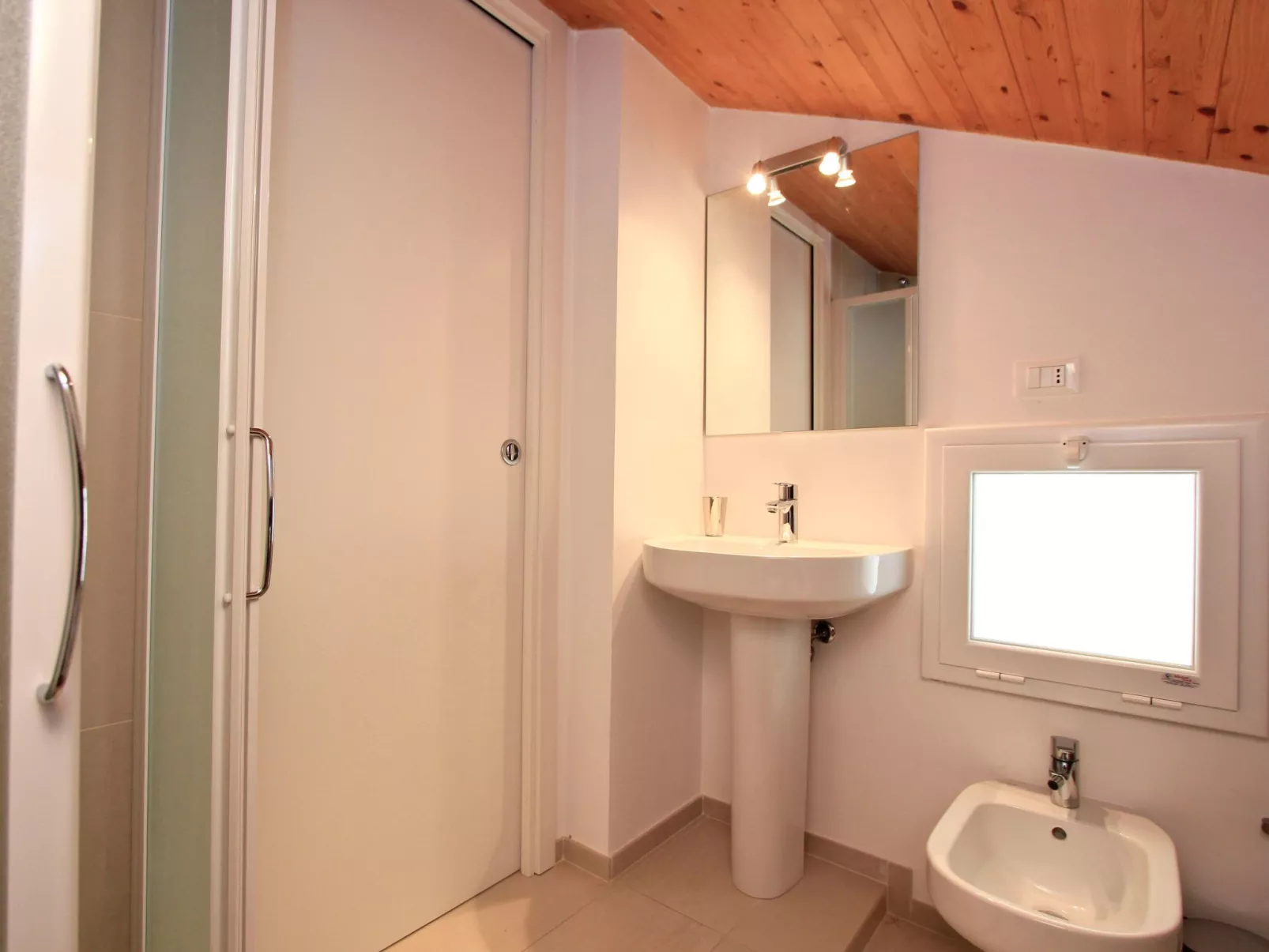 Appartamento con 1 camera da letto-Image-tags.info