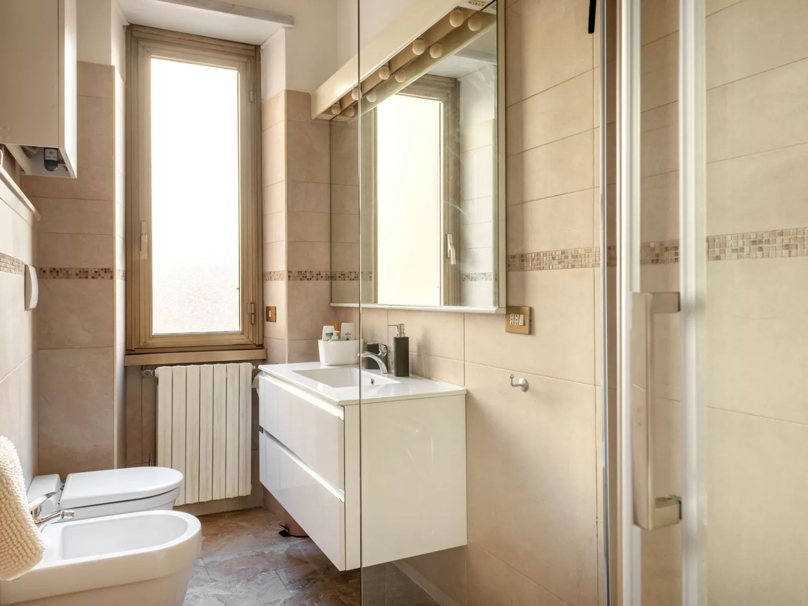 Wohnung27. AC Wi-Fi Metro, Geräumig, S. Giovanni-Binnen