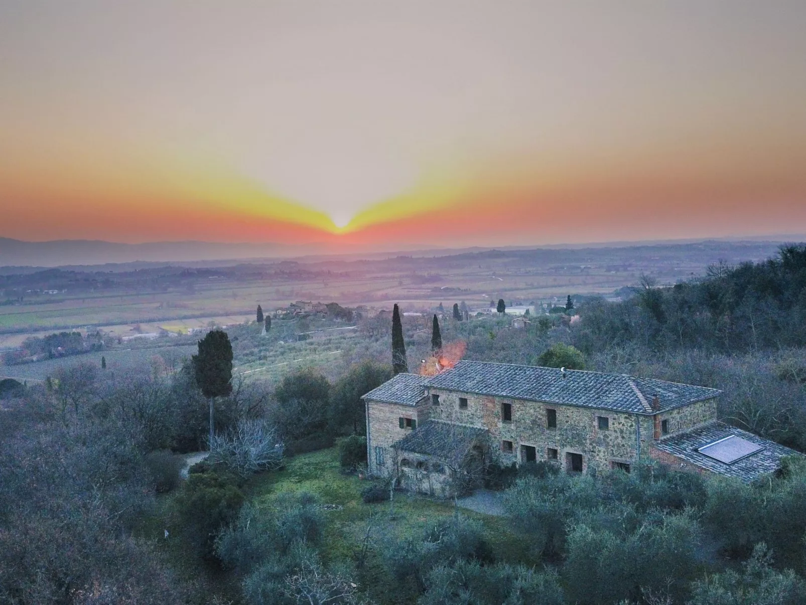 Podere Mencoini Elegante Villa mit Pool und Olivenbäumen-Buiten