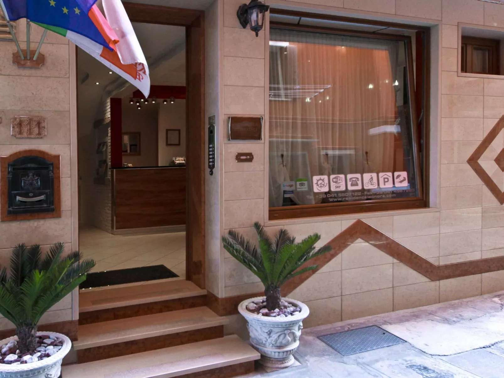 Moderne Ferienwohnung mit Balkon-Buiten