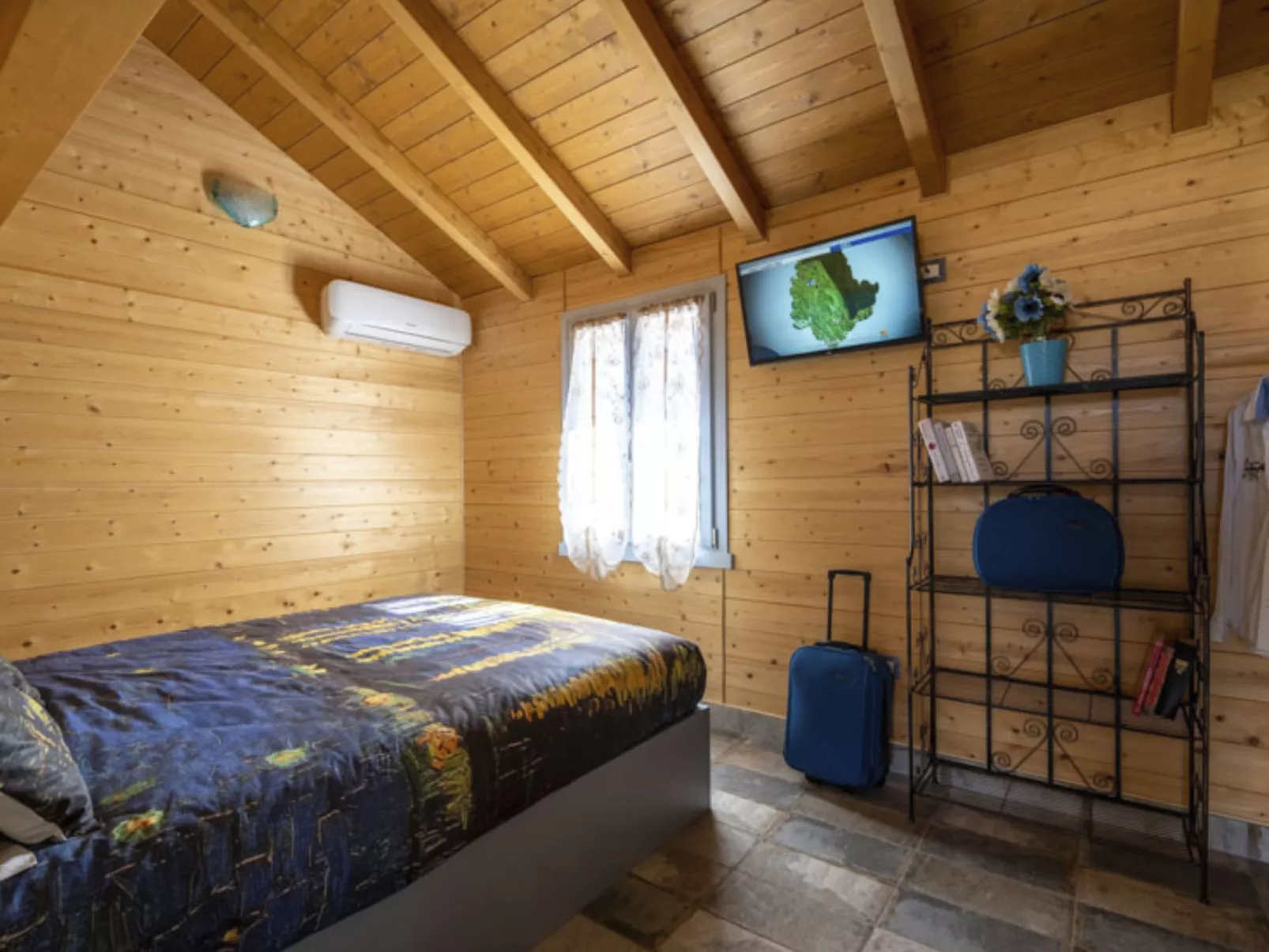 'Hortus la azurra'-Binnen