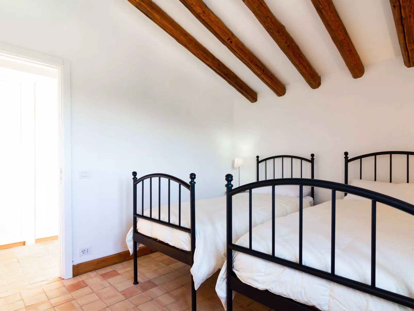 Villa Nocellara", umgeben von Weinbergen-Image-tags.info