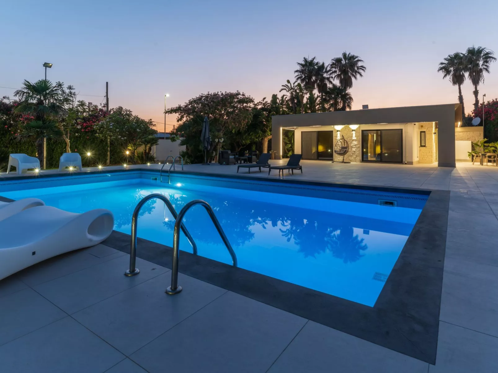 Nereide, Luxusvilla mit Pool am Meer-Buiten