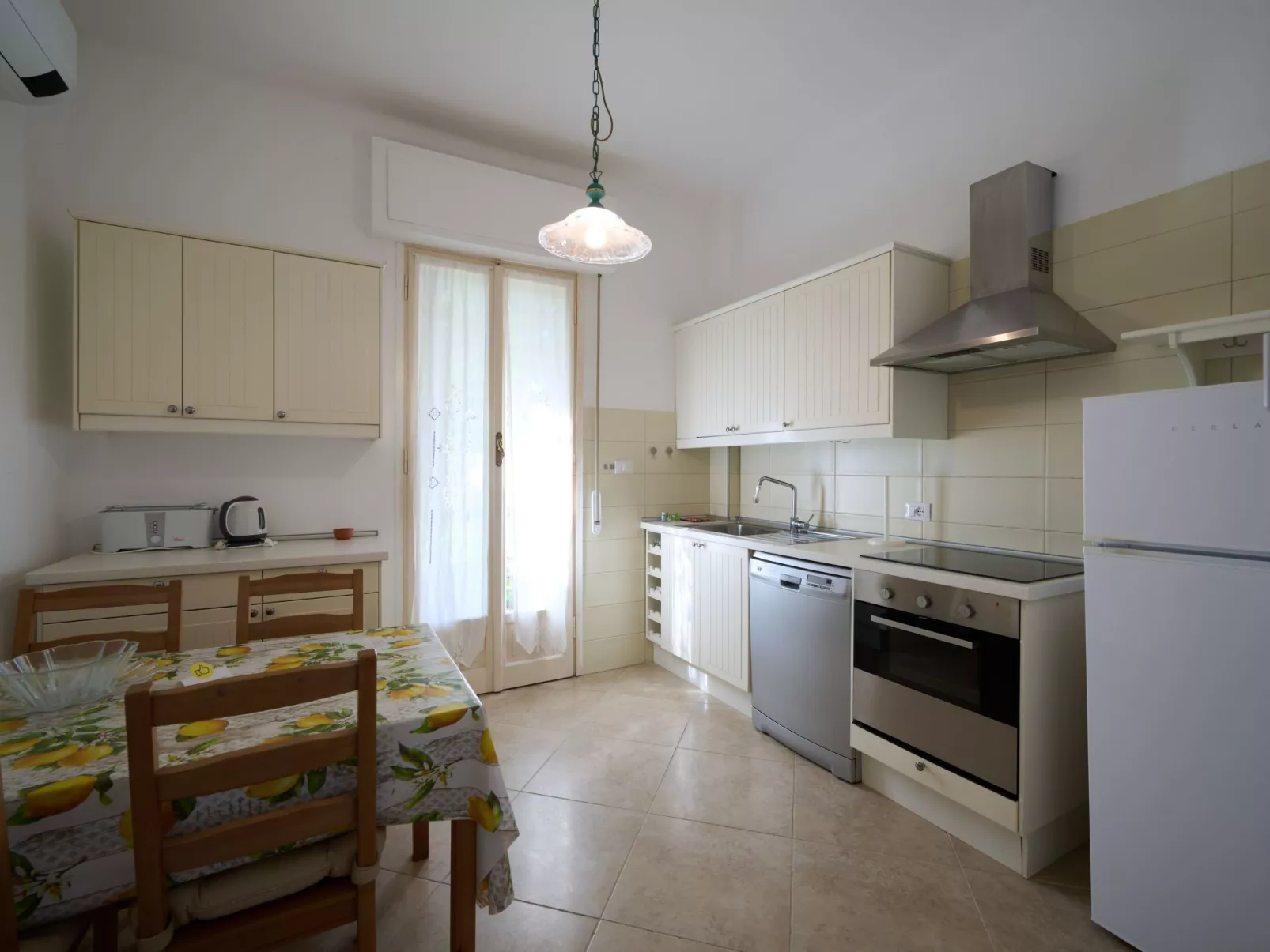 Villa Camilla Gartenwohnung'-Binnen