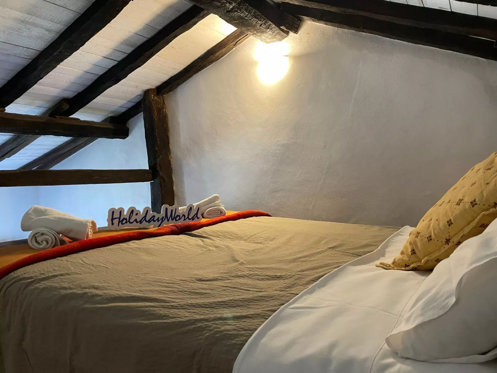 Retreat with a  View by Holiday World-Binnen