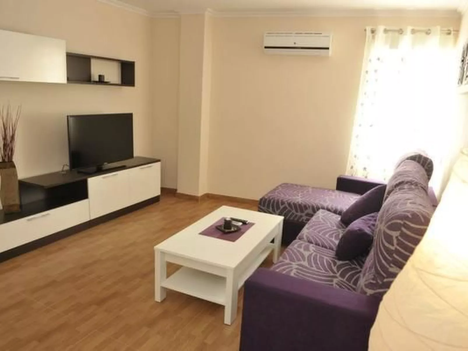 "Yovalu1" mit Balkon-Binnen