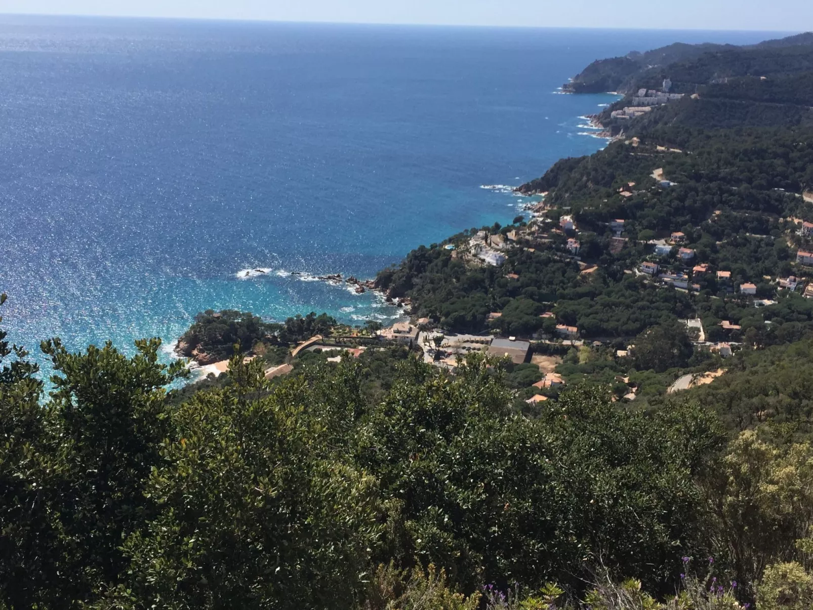 Gemütliches Ferienhaus mit Pool und Meerblick-Buiten