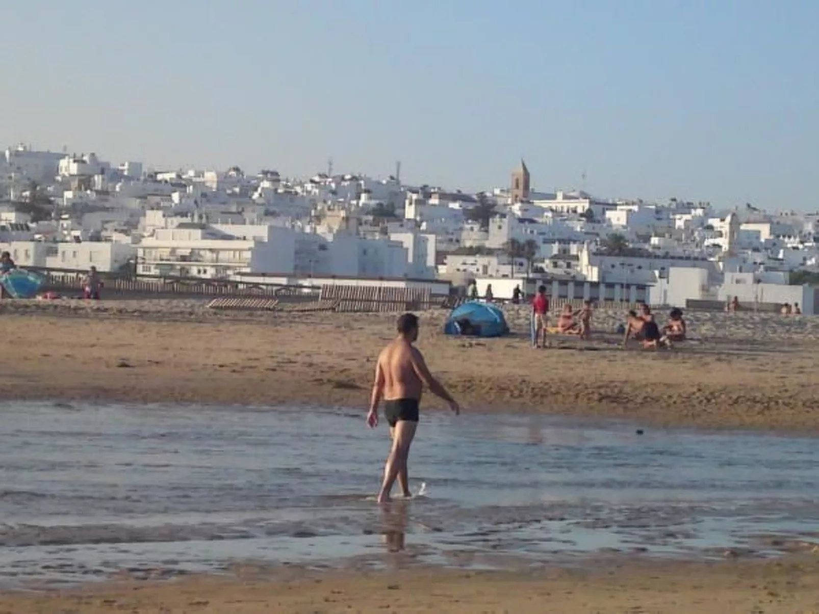 Helle und geräumige Wohnung in Conil-Buiten