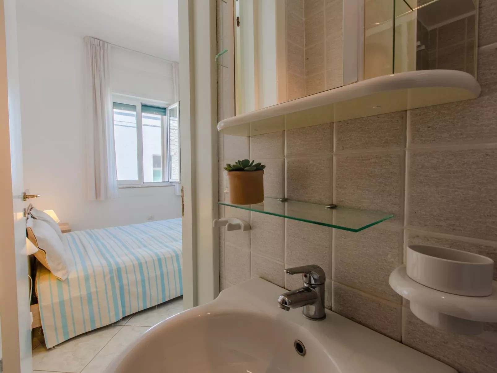 Der Meerblick im Rossella's-Image-tags.info