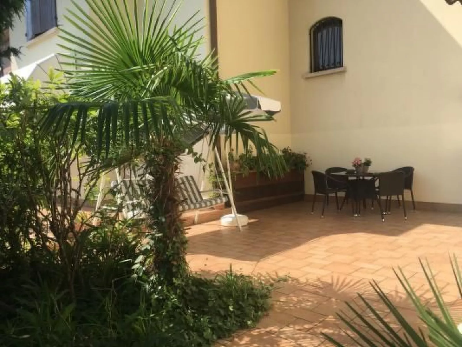 Gemütliche Drei-Zimmer-Wohnung mit Balkon-Buiten