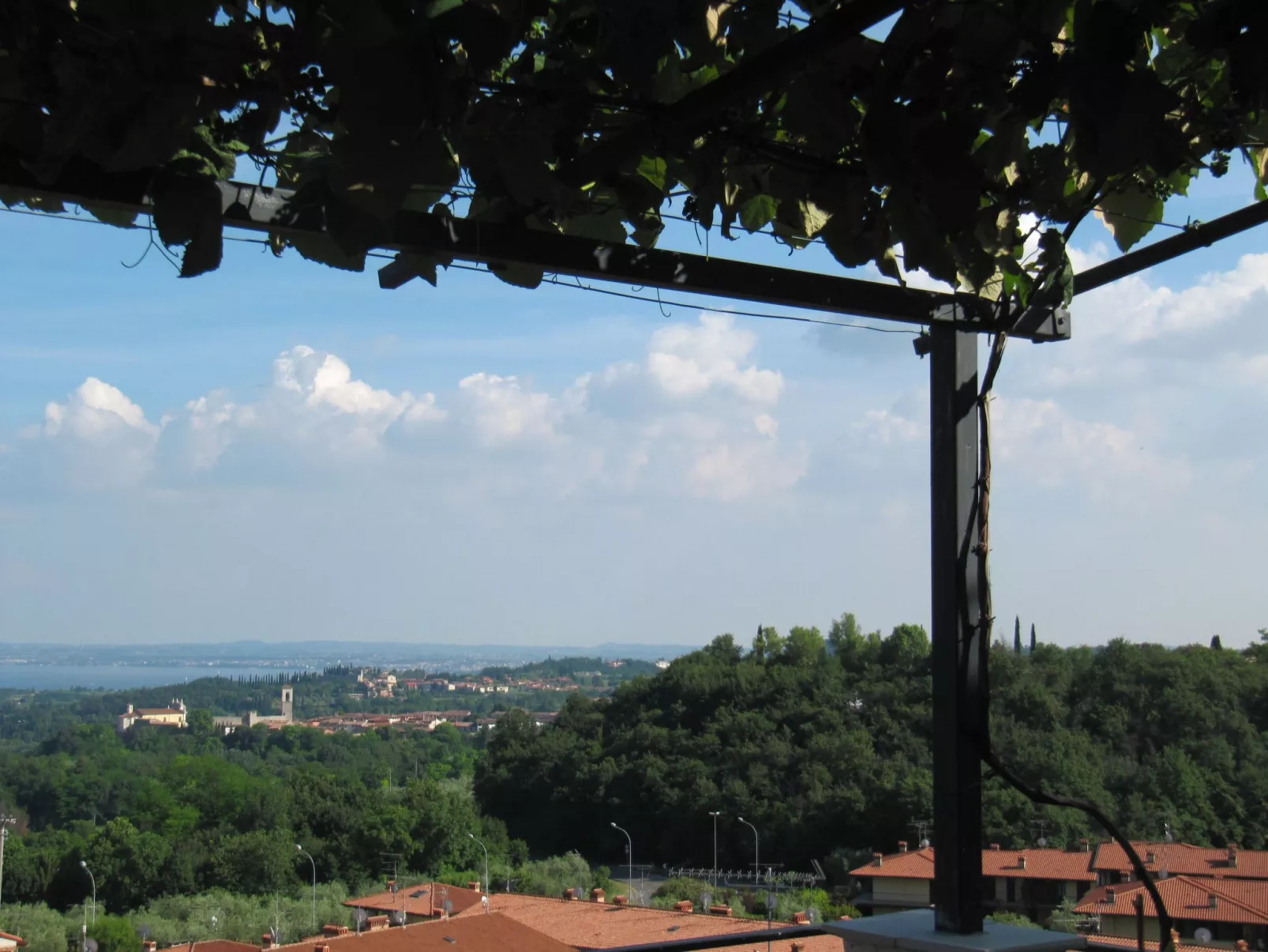 Wohnung mit Blick auf den Gardasee-Image-tags.info