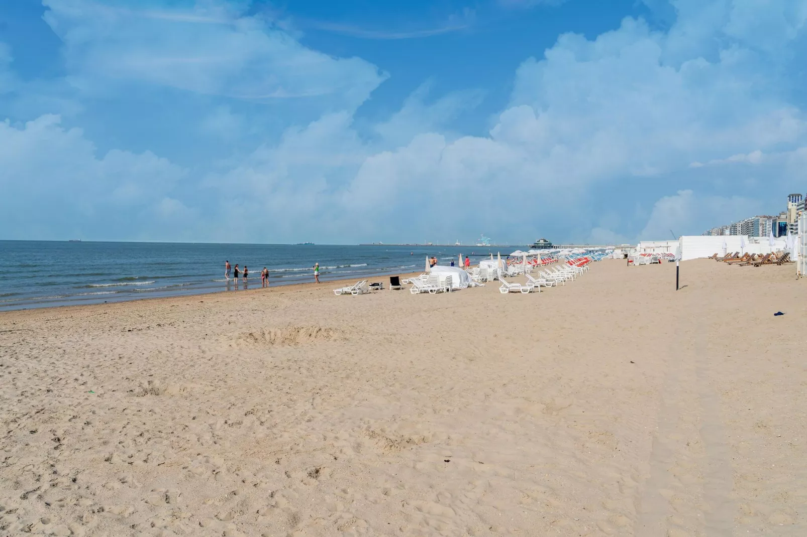 Fijn vakantiehuis in De Haan met barbecue en carport-Gebieden zomer 5km