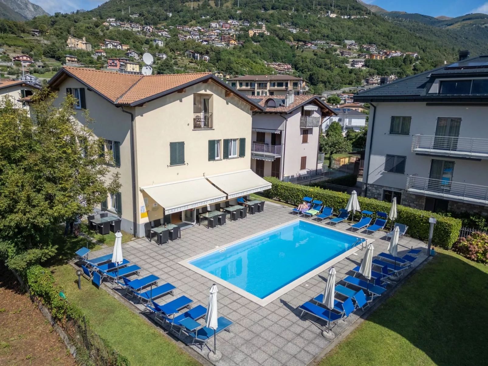 Zwei-Zimmer-Wohnung mit Parkplatz in der Nähe des Strandes-Buiten