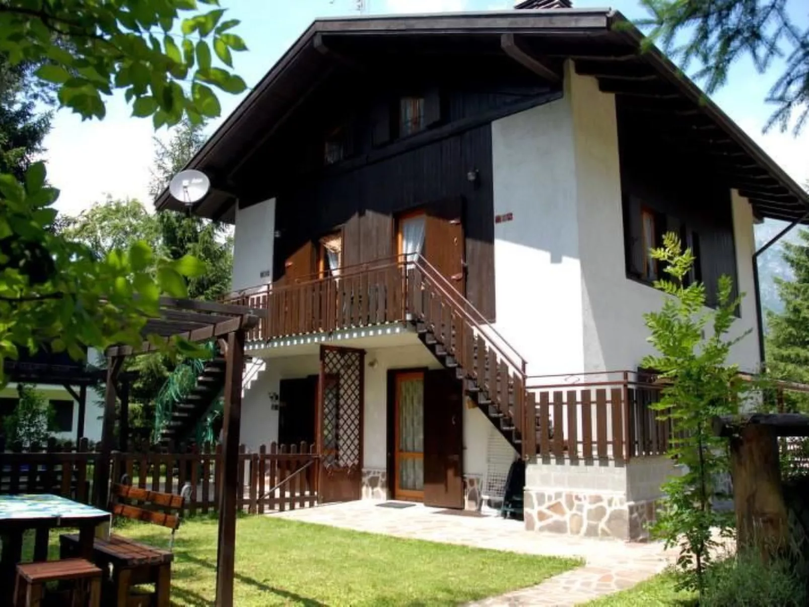 2-stöckige Wohnung mit privatem Gartenbereich-Image-tags.info