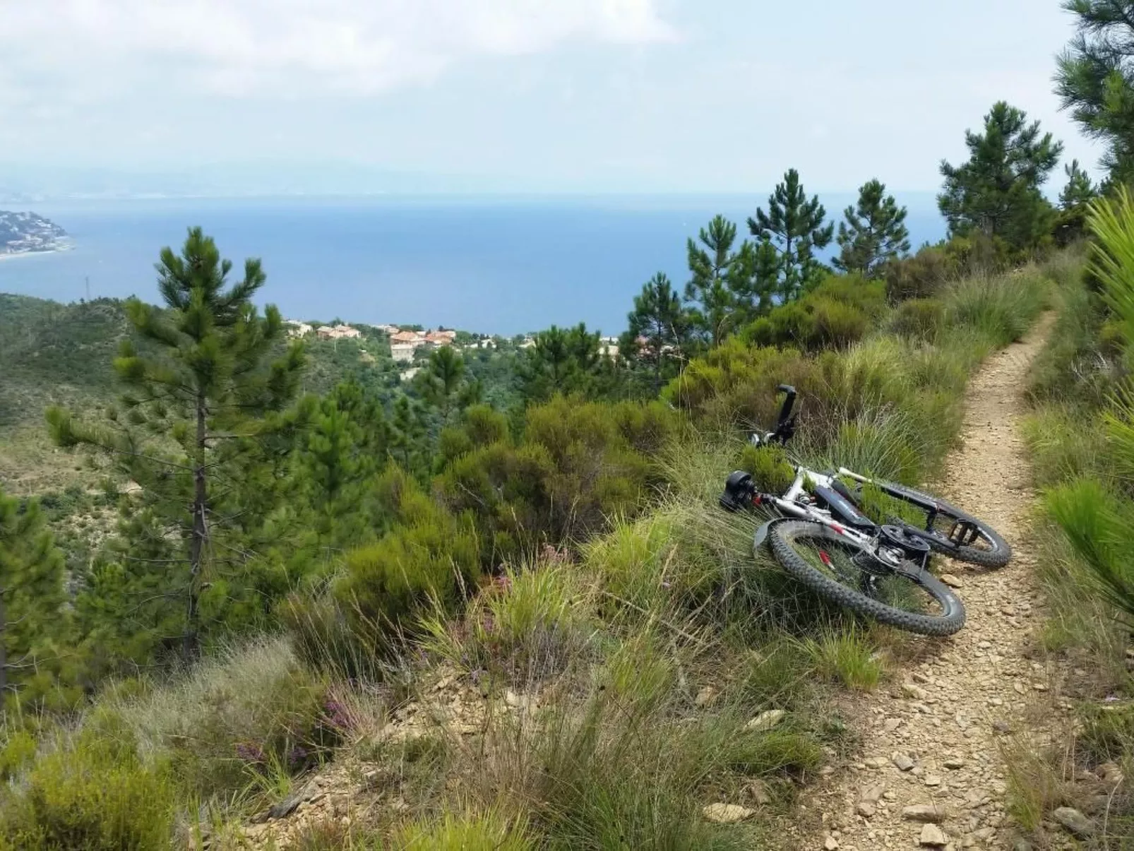 In Varazze mit Garten und Parkplatz-Buiten