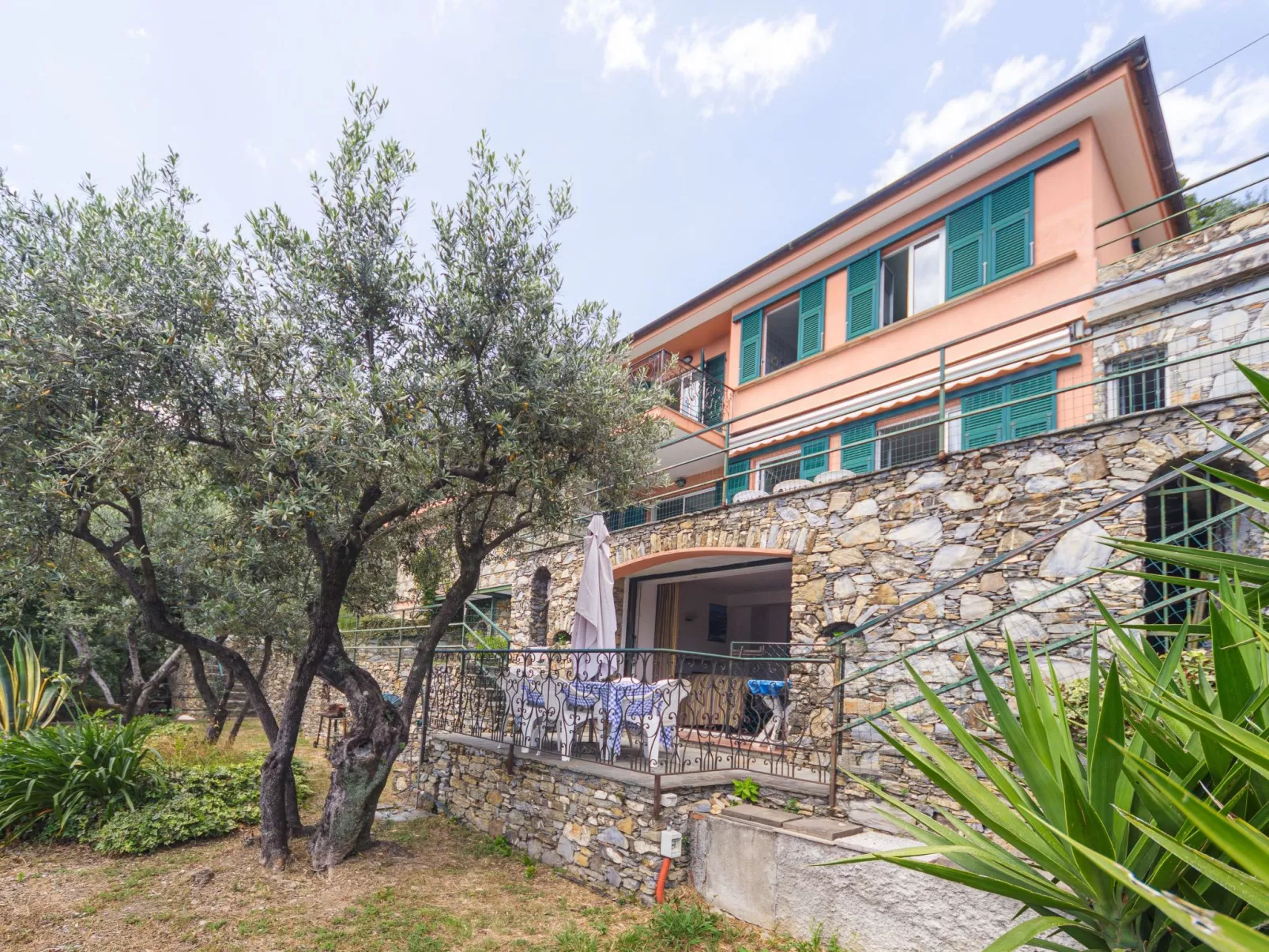 Ferienvilla mit Whirlpool-Buiten