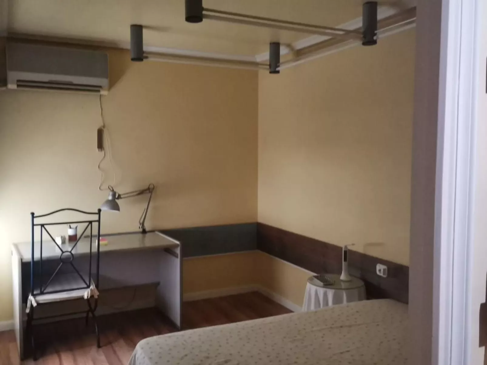 Penthouse mit drei Schlafzimmern in der Nähe von natürlichen Schwimmbädern-Binnen