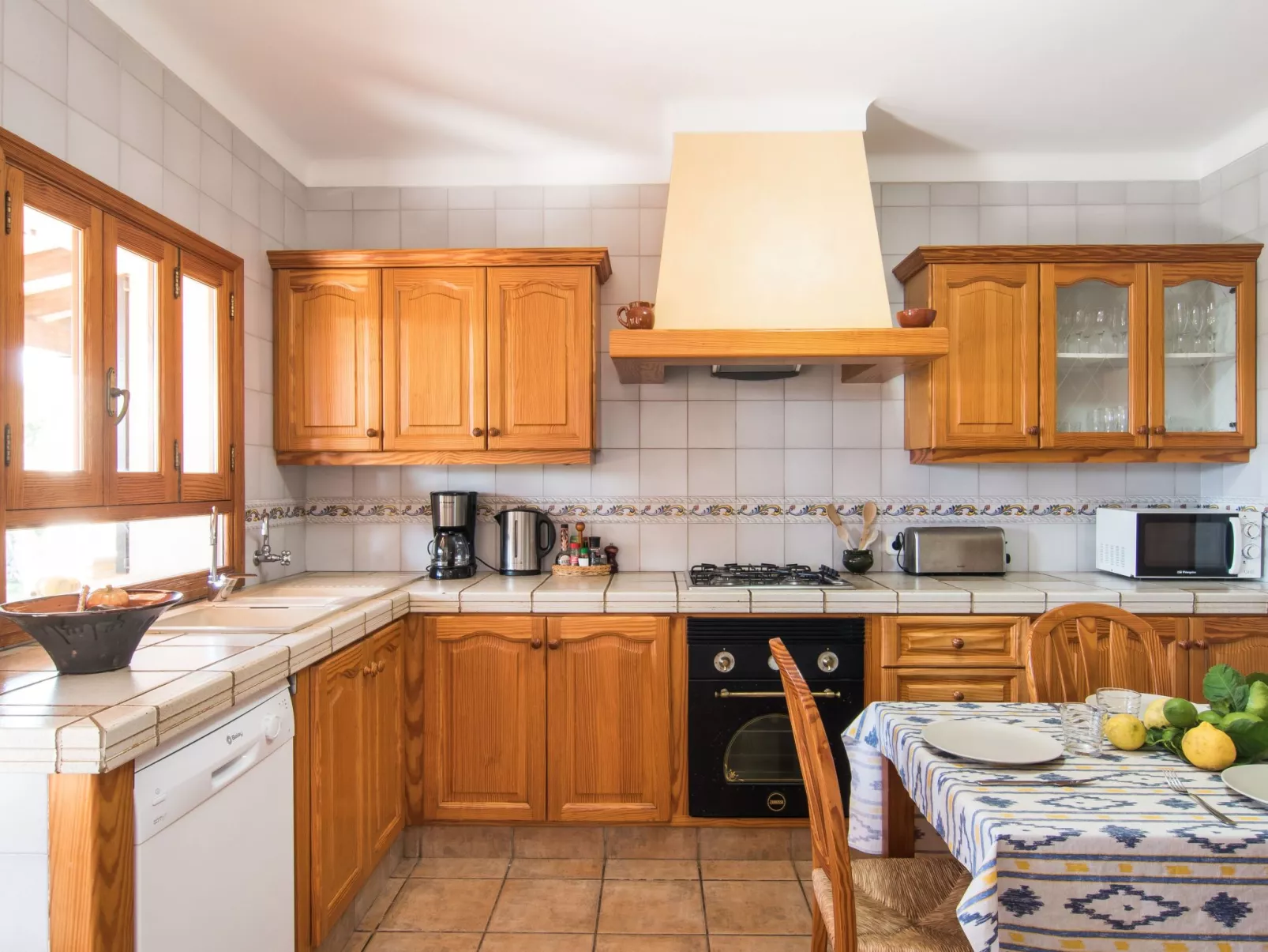 Fantastische Finca mit überdachter Terrasse-Binnen