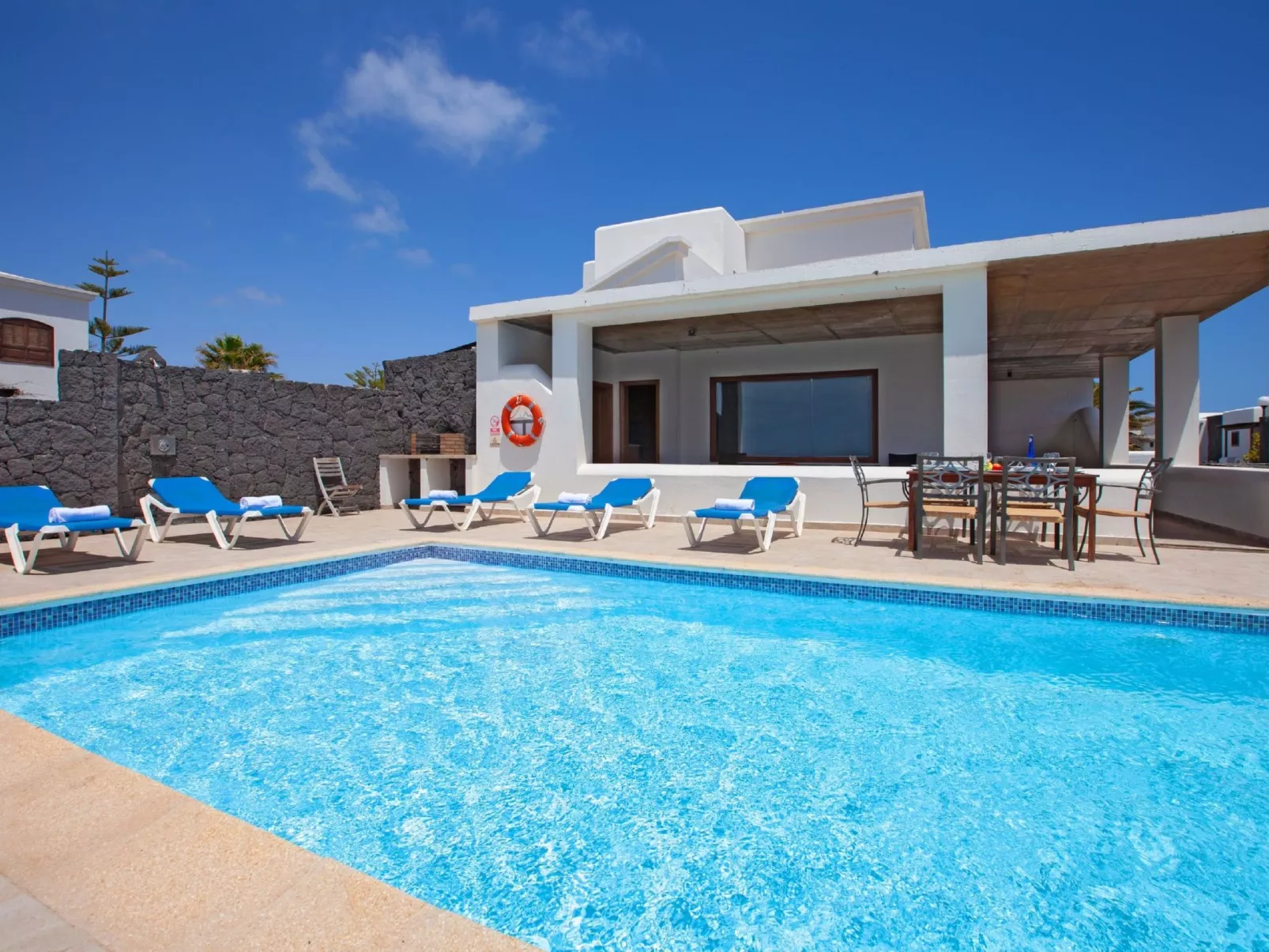 Wunderschöne, umweltfreundliche Villa am Meer-Buiten