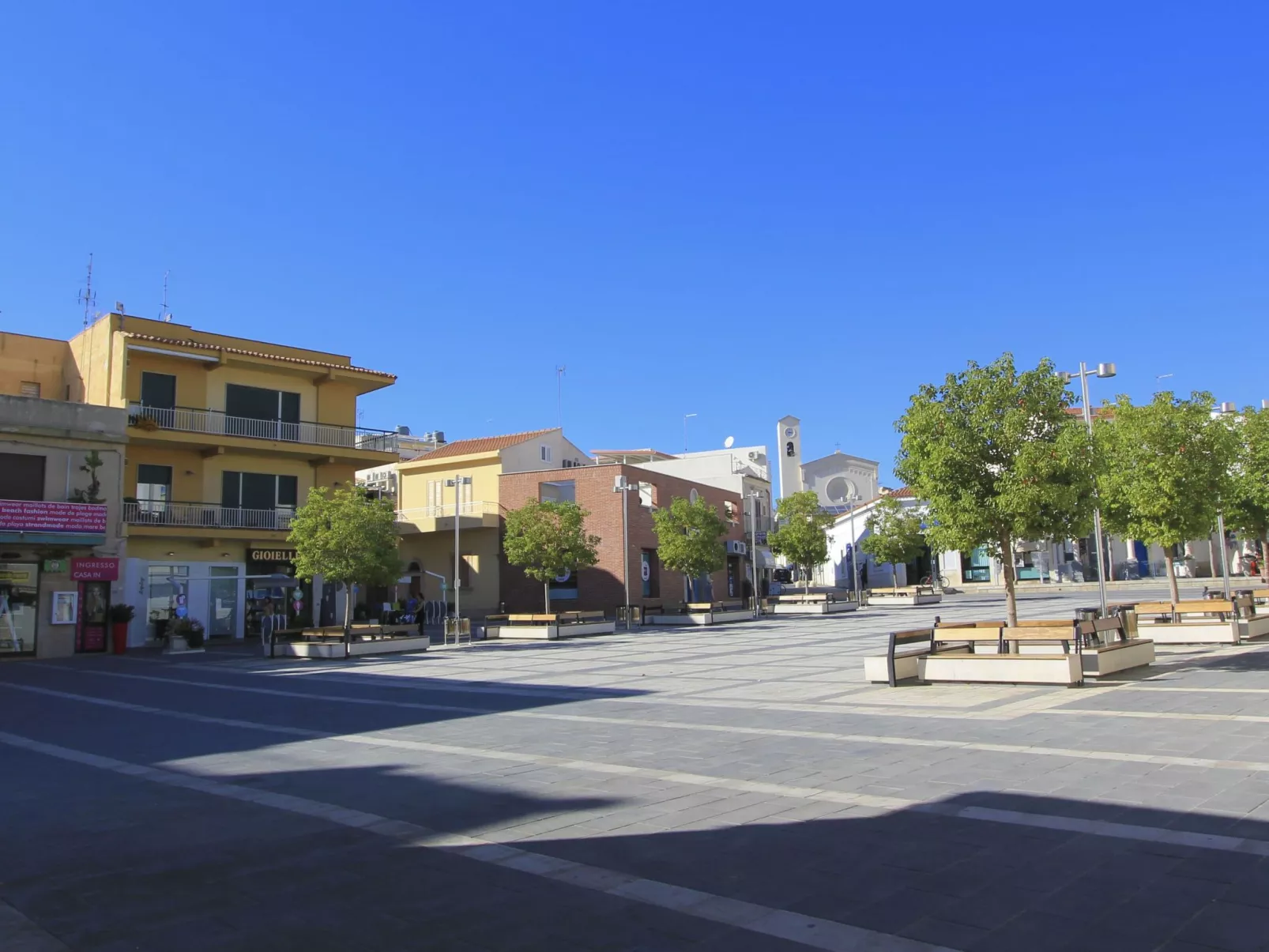 Talete, im Zentrum 40 m vom Strand entfernt-Image-tags.info