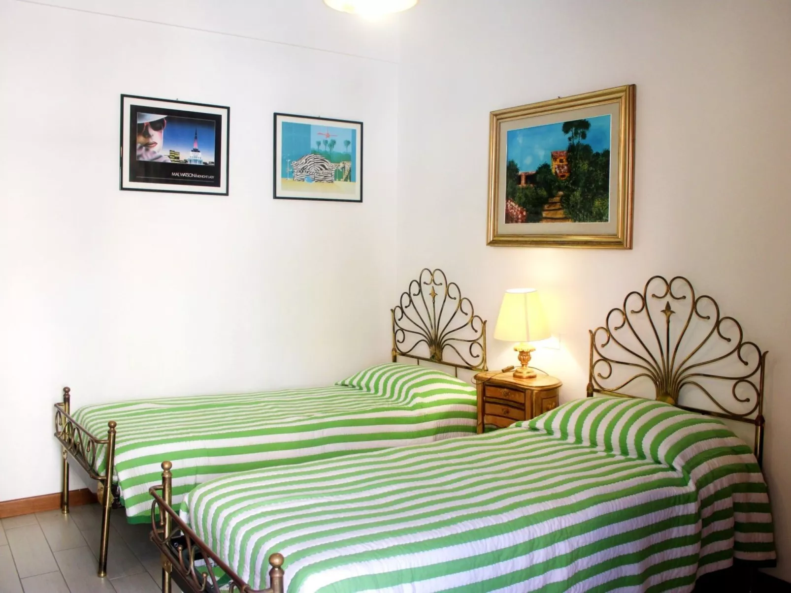 Sehr zentral mit Parkmöglichkeit-Binnen