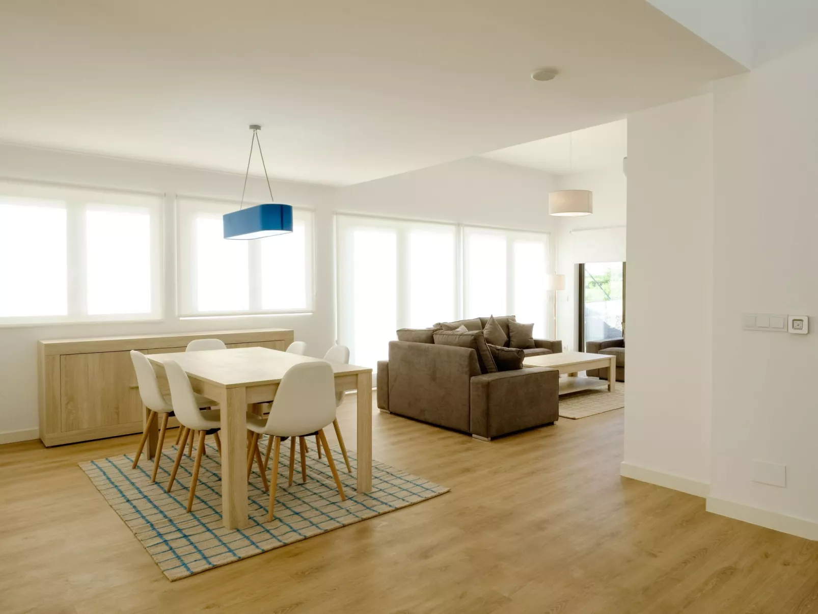 In Outes mit Sonniger Terrasse und Meerblick-Binnen