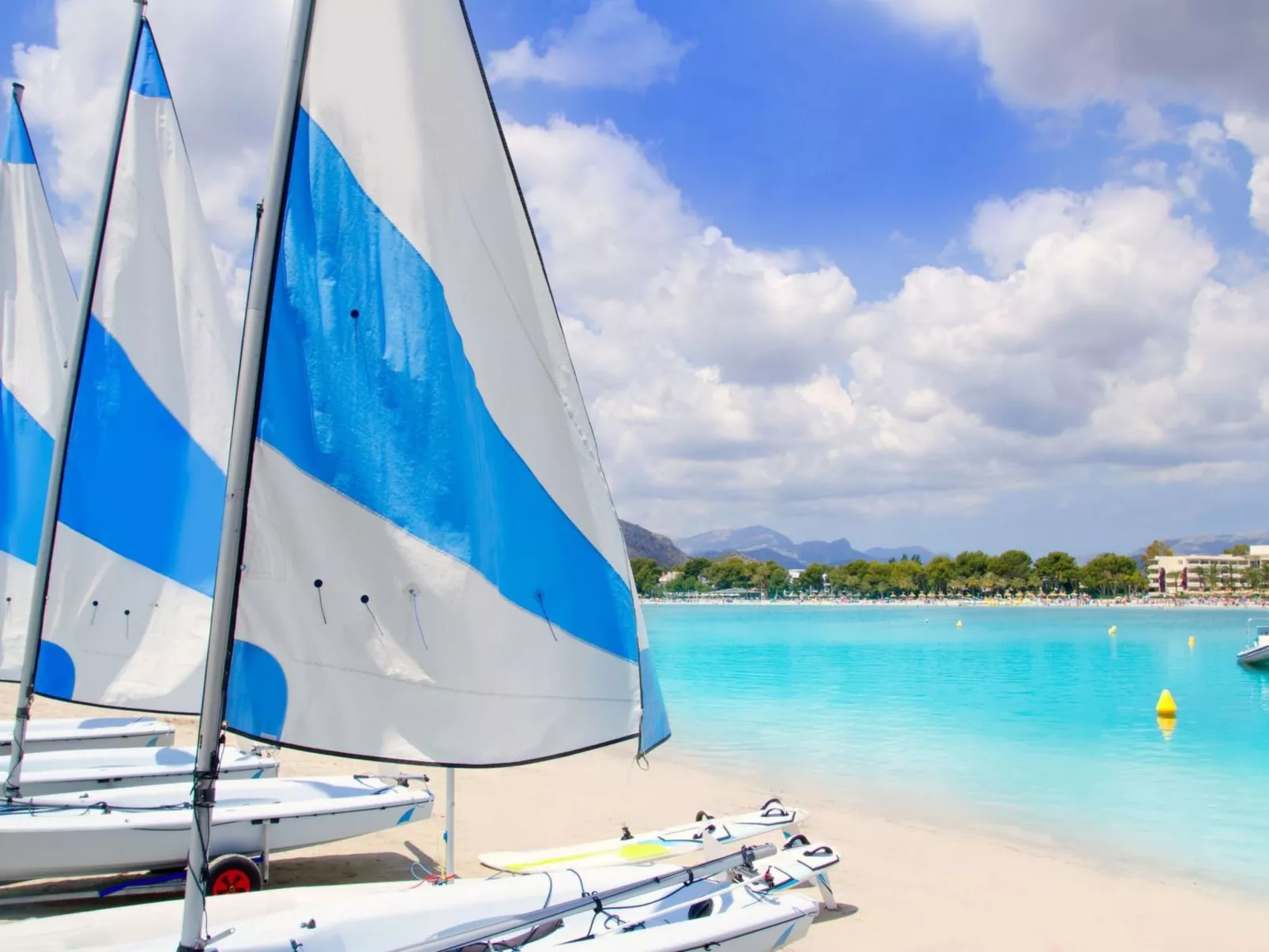 "Voramar Baix" mit Terrasse-Image-tags.info