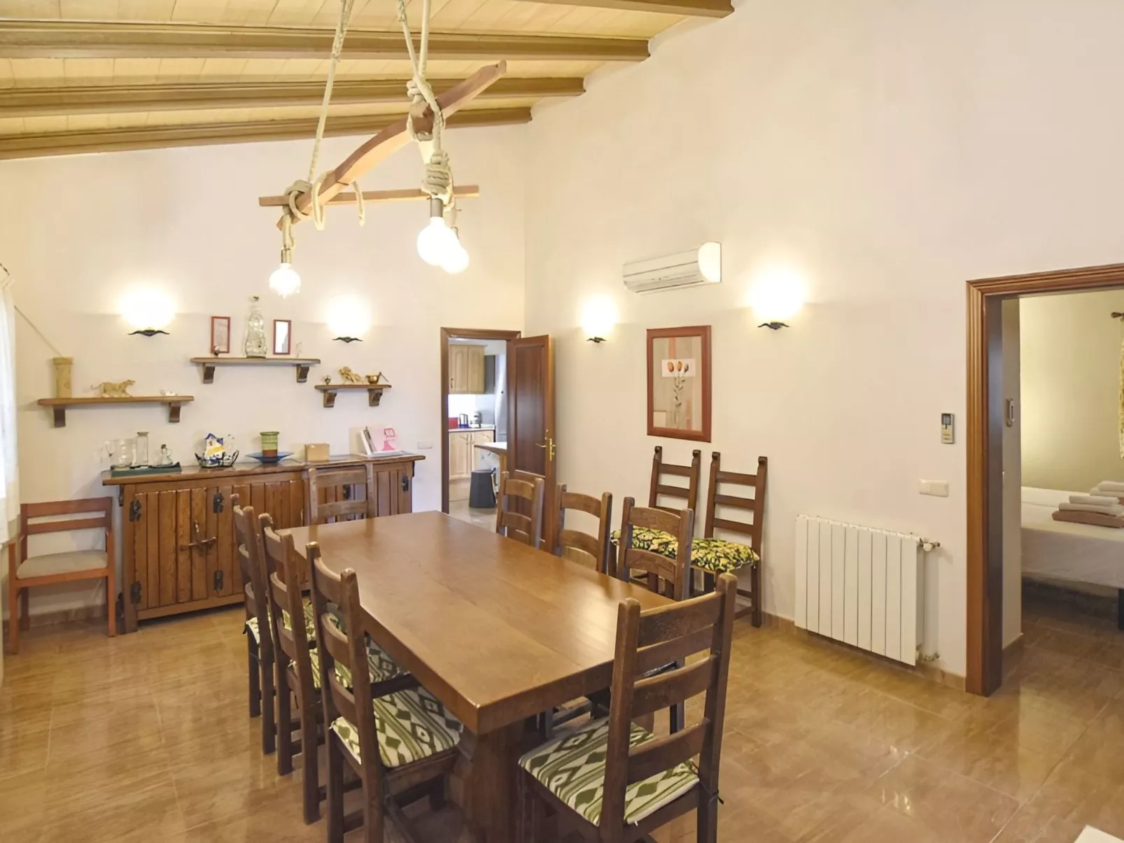 Finca mit großem eingezäunten Pool und Klimaanlage. - Binnen