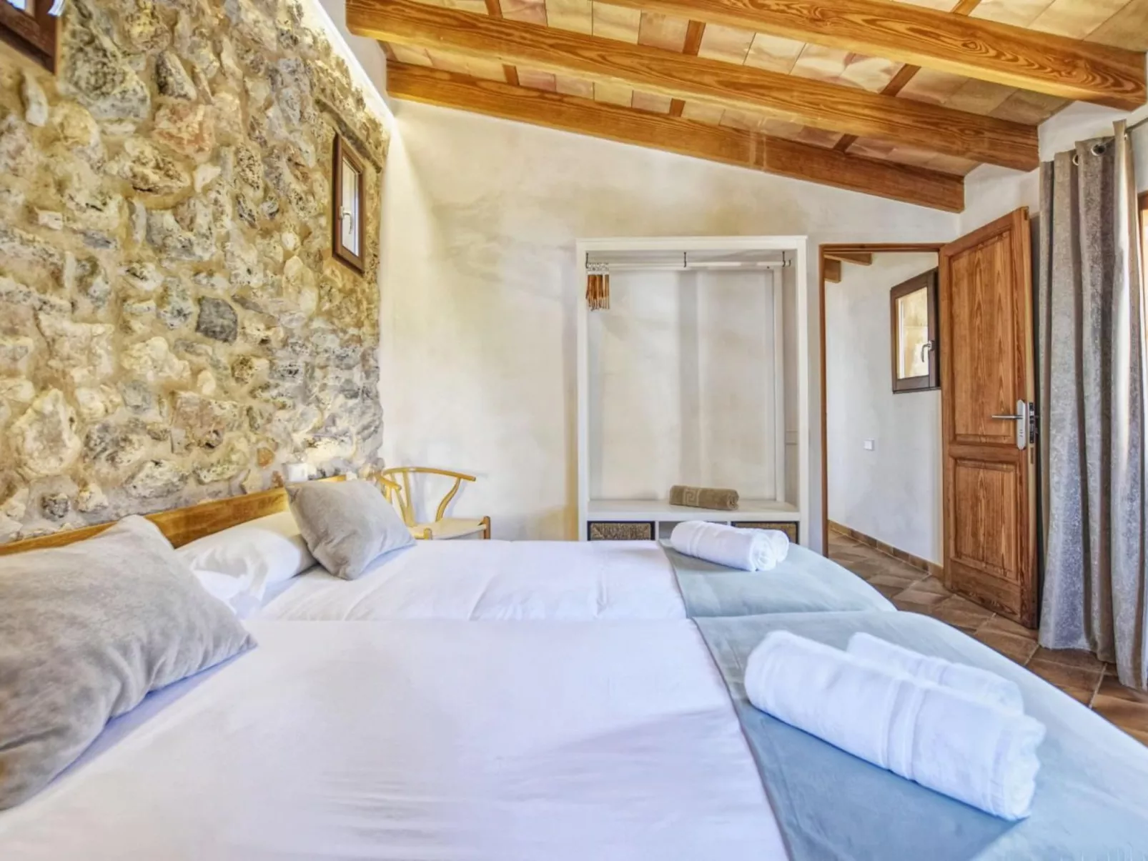 Luxuriöse Villa mit Pool und Klimaanlage für 8 Personen-Binnen