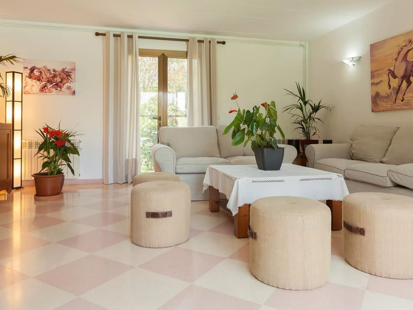 Ferienvilla "Can LLamas-Image-tags.info