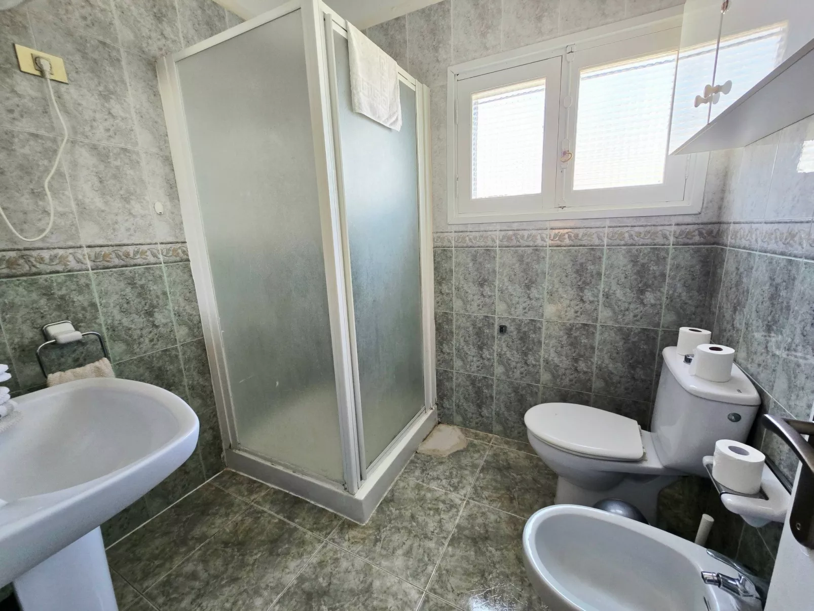 Haus mit Wifi und Terrasse direkt am Strand-Binnen