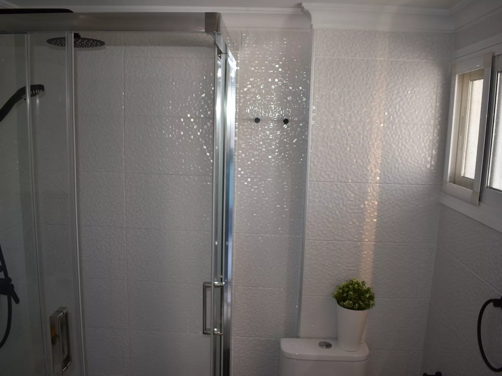 Helle und renovierte Ferienwohnung mit Balkon und tollem Blick auf das Meer-Image-tags.info