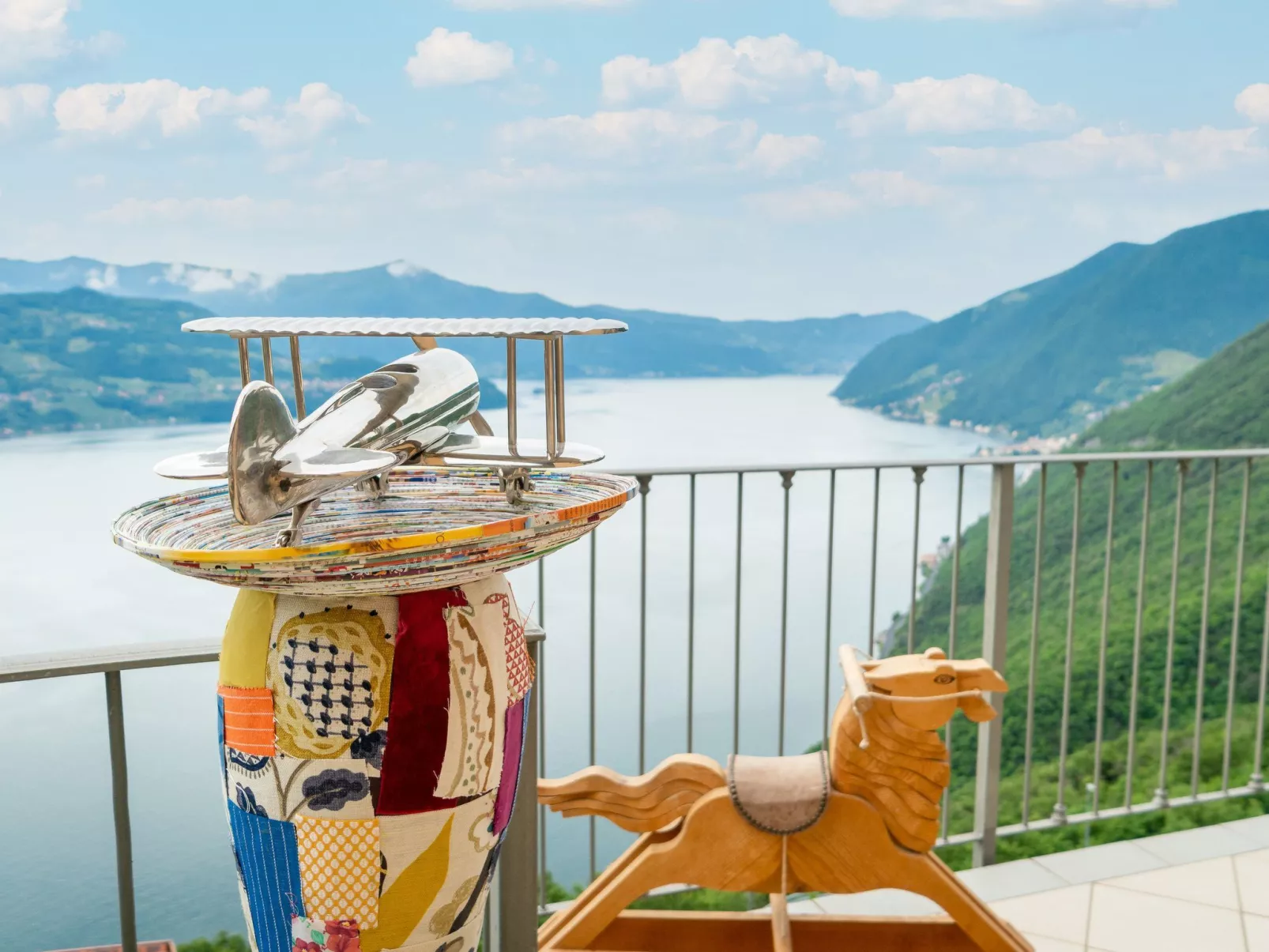 Serafino - Terrasse und Pool am Iseosee-Buiten