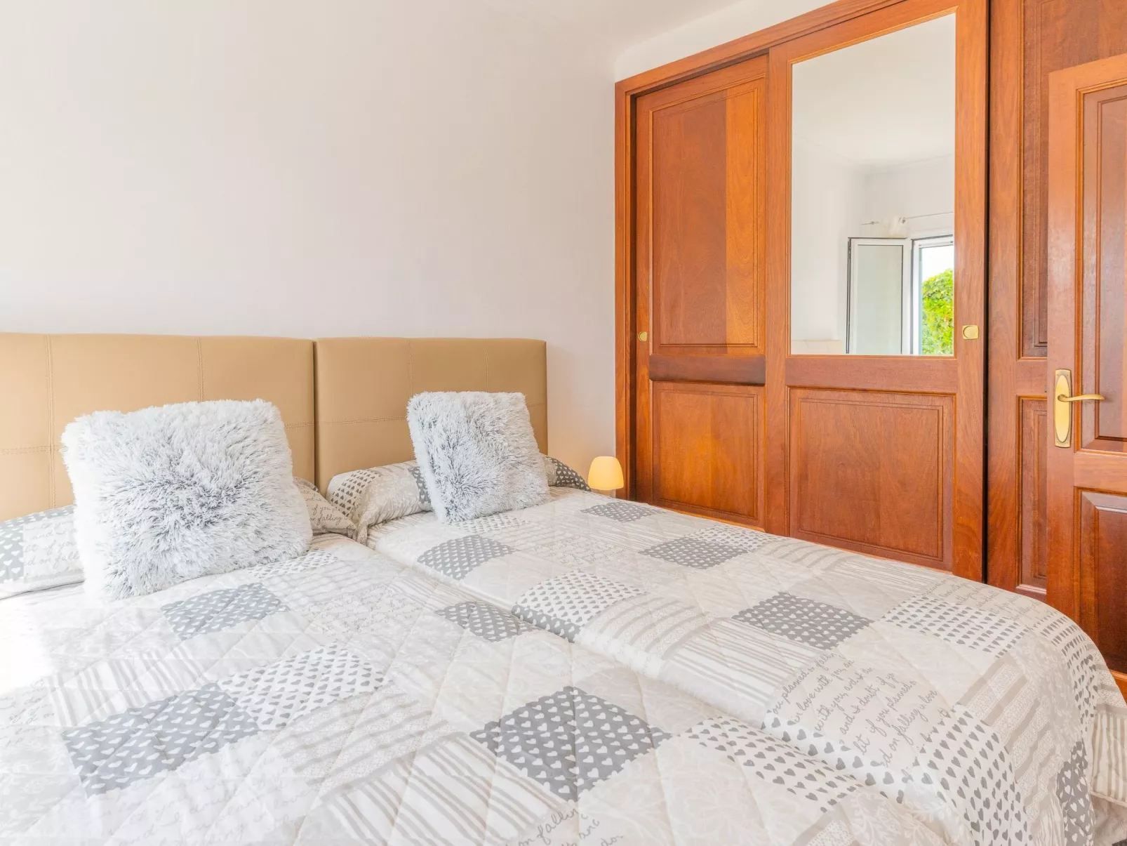 Son Serra-Image-tags.info