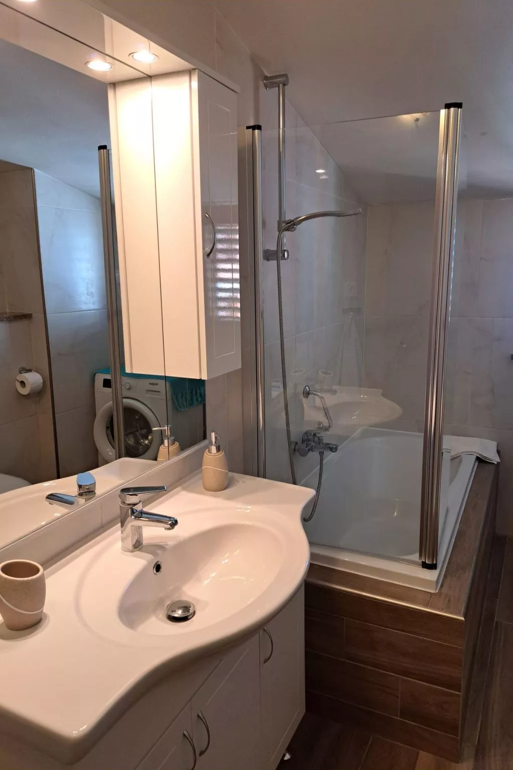 Apartment mit drei Schlafzimmern und Meerblick-Binnen