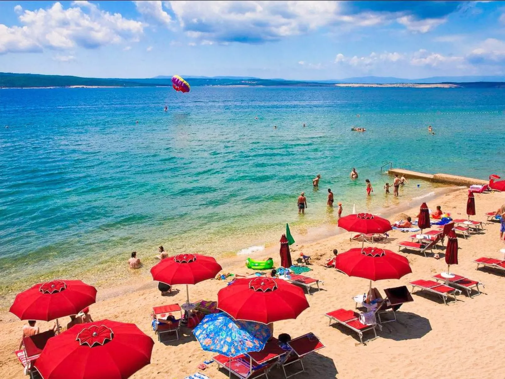 Schönes Appartement mit Terrasse-Buiten