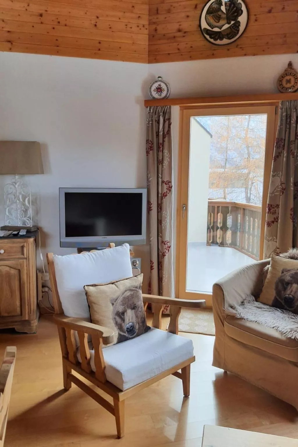 Chesa Azalee 10-Binnen