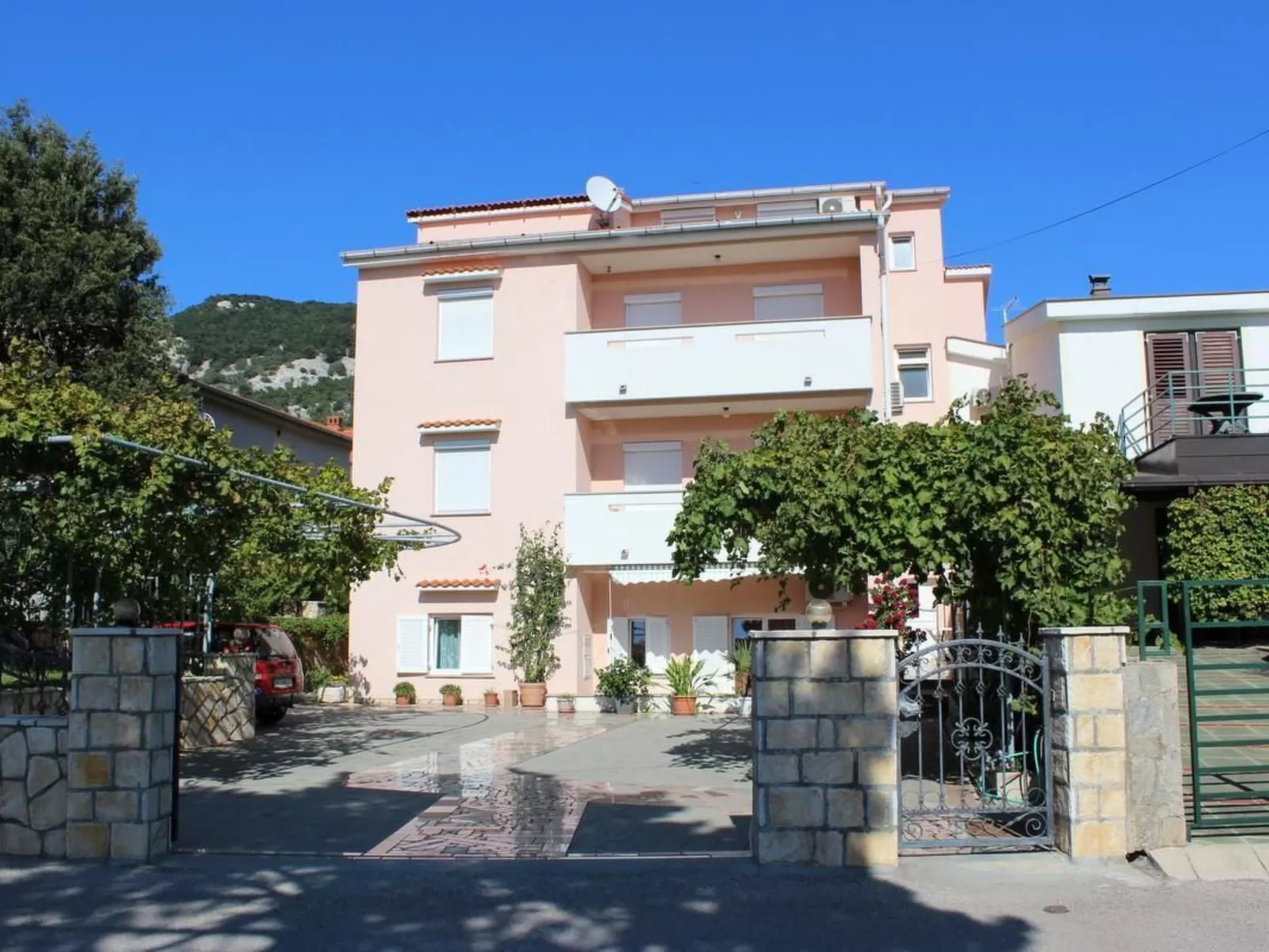 Wohnung in Baška mit Eigenem Balkon-Buiten