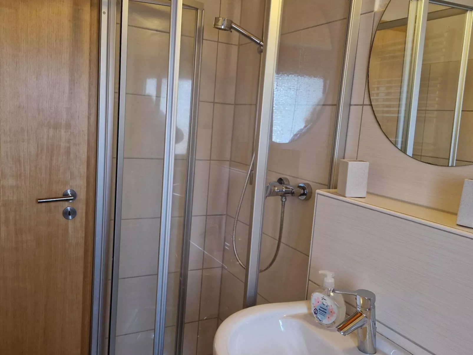 L21 Ferienhaus mit Wintergarten und Holzterrasse-Image-tags.info