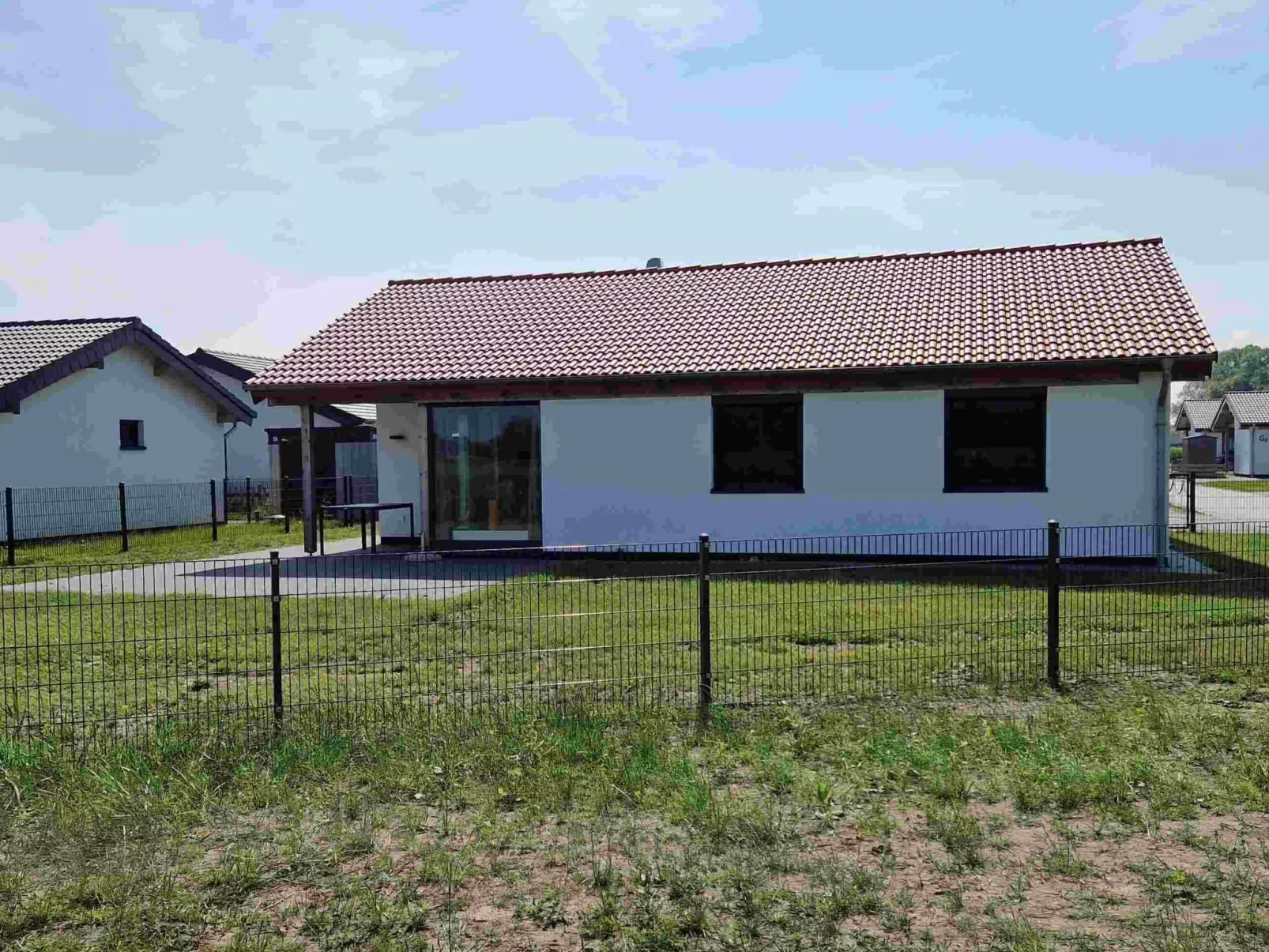 G1 Eingezäuntes Haus mit Kamin in Eckwarderhörne-Buiten